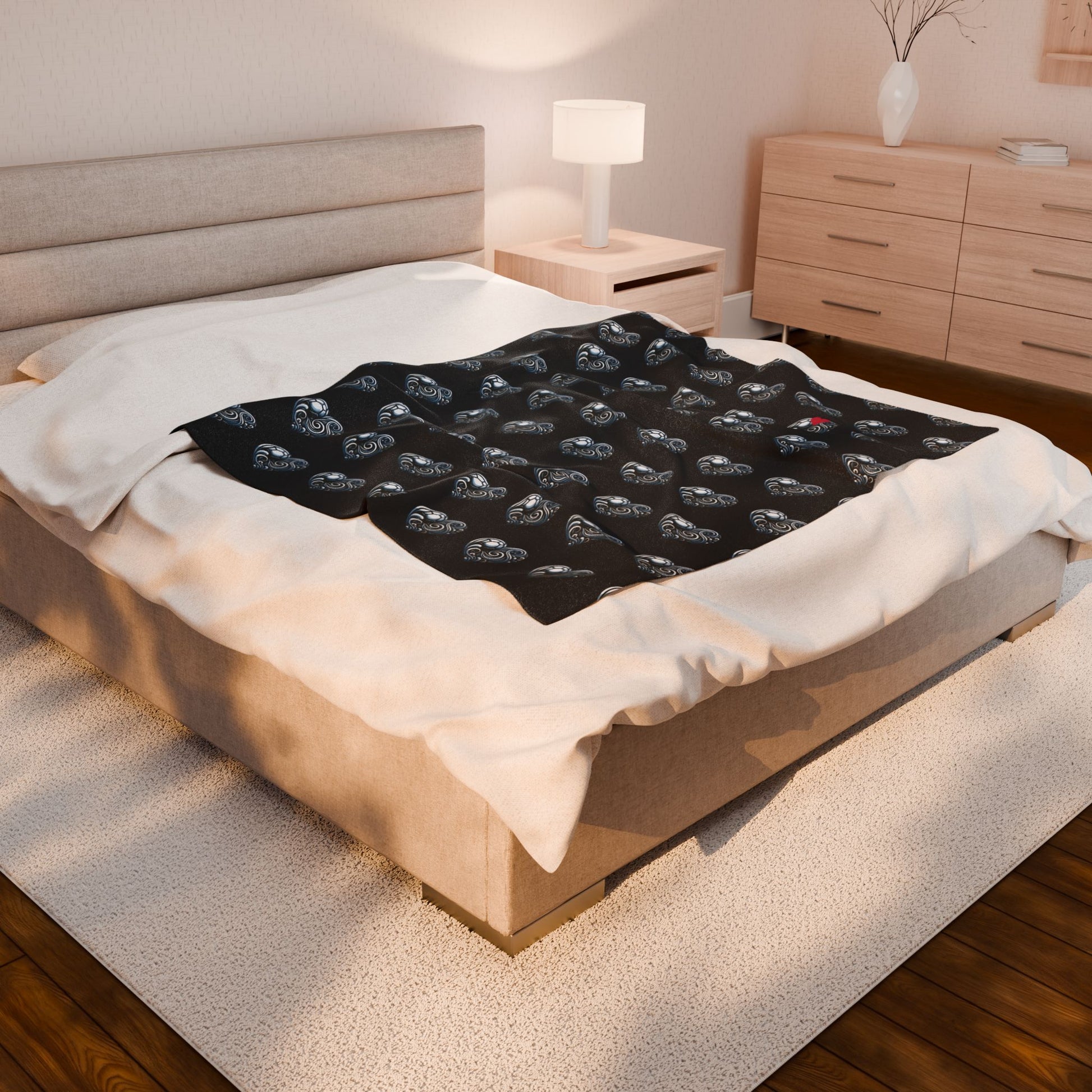 Cozy Velveteen Plush Blanket - Heart Pattern, Soft Throw for Home Decor, Gifts, Valentine's Day, Cozy Living