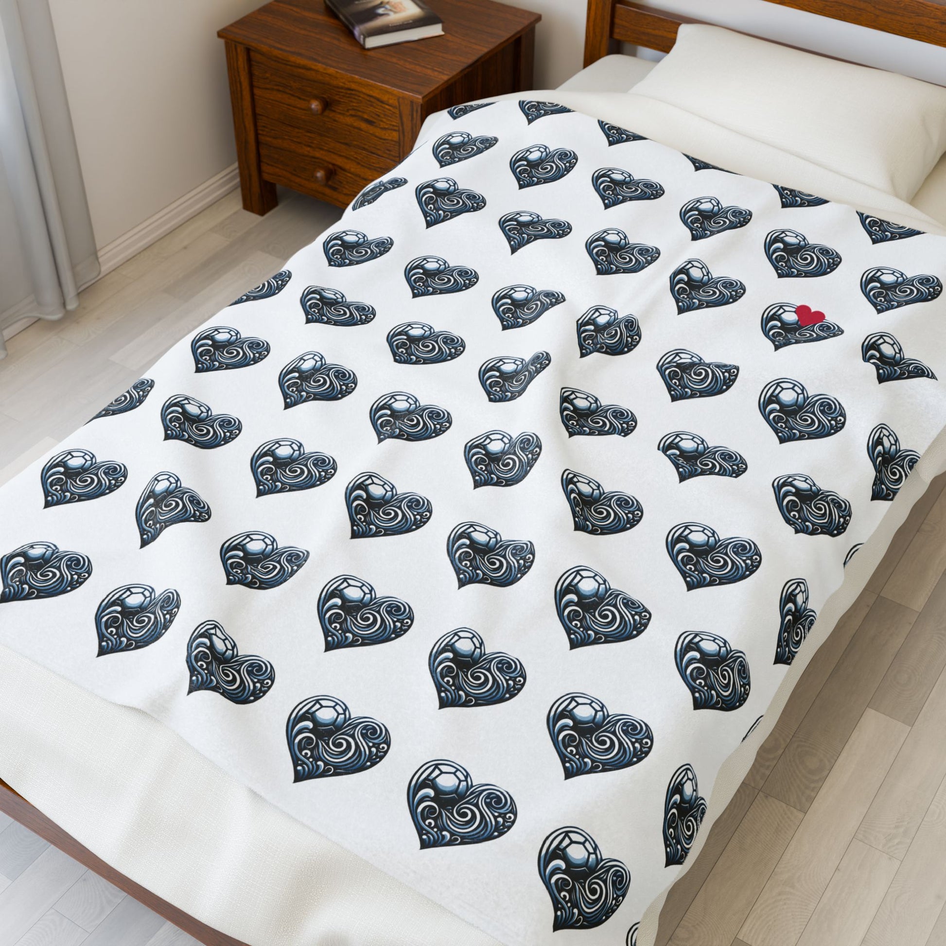 Cozy Velveteen Plush Blanket - Heart Pattern, Soft Throw for Home Decor, Gifts, Valentine's Day, Cozy Living