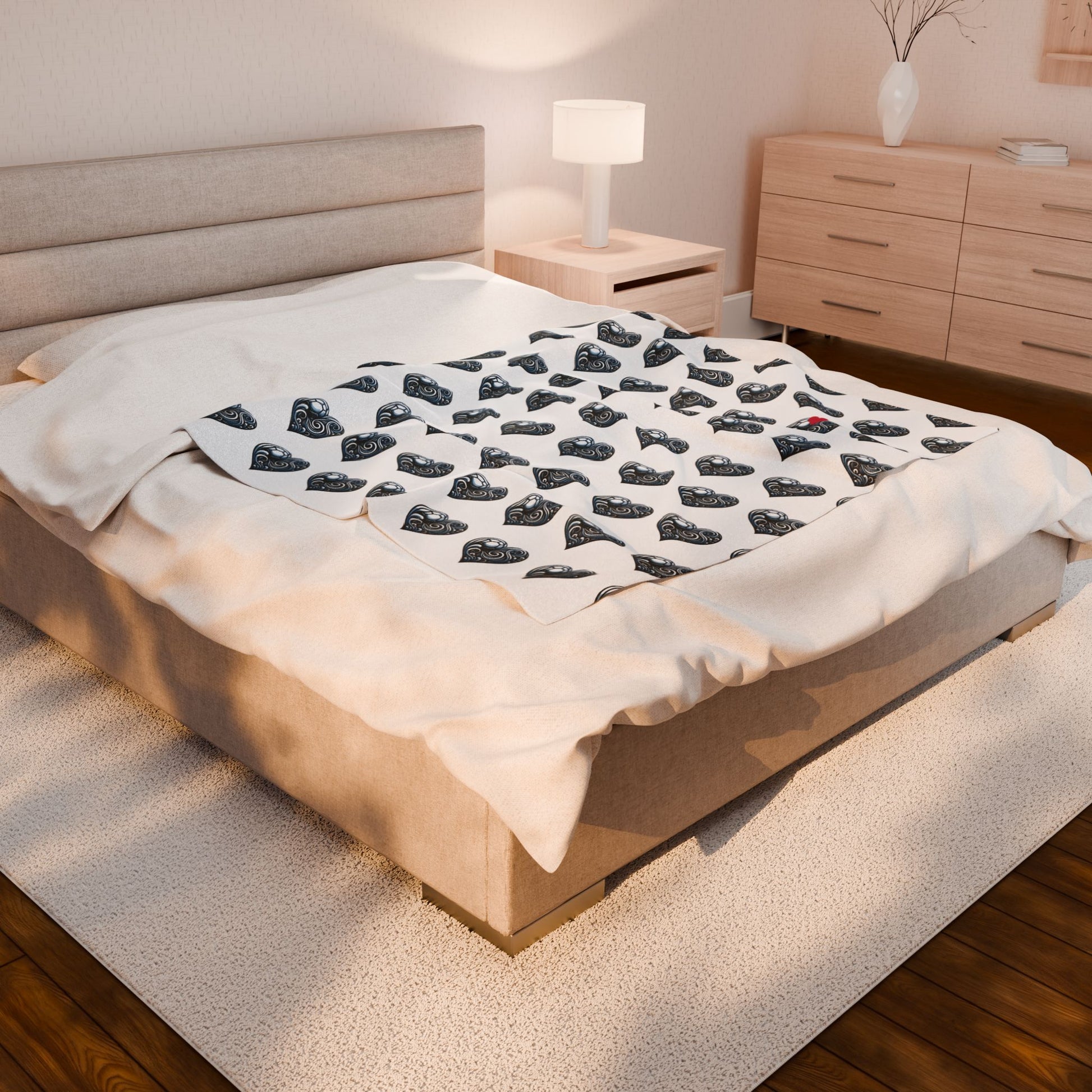 Cozy Velveteen Plush Blanket - Heart Pattern, Soft Throw for Home Decor, Gifts, Valentine's Day, Cozy Living